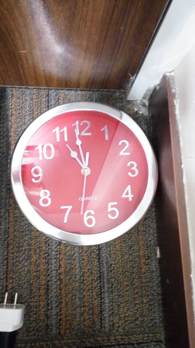 linchi12's tweet image. We bought wall clock pero ayaw nya sa wall mas gusto nya sa floor! 😅 #floorclock??😏