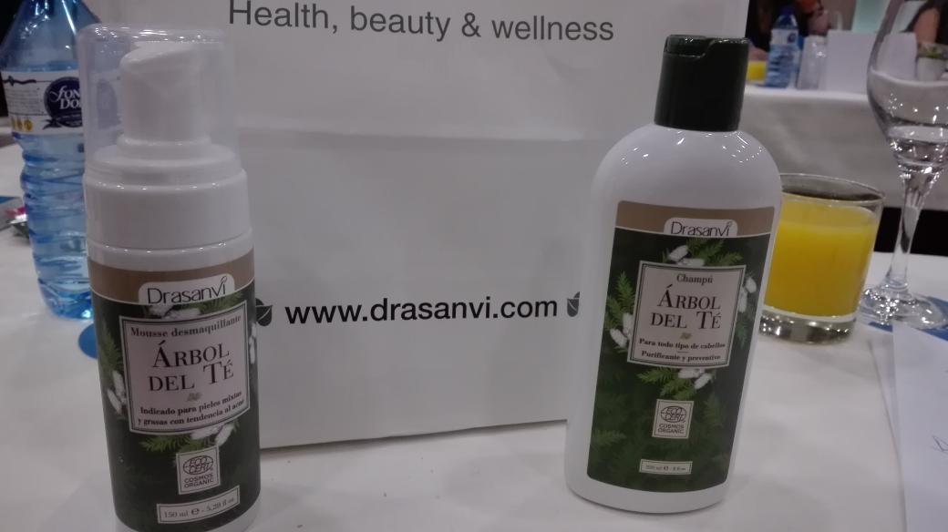 EnchantedCloseB's tweet photo. Conociendo una marca nueva muy interesante y, lo que más me gusta, natural con cert. Ecocert @Drasanvi #beautybcn1ed https://t.co/U2YUgnieXF