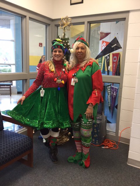 KristaCHolland1's tweet photo. #MostSpiritedDiscoSanta #MostFestive @AndersonElem #MsMiMi @barron1013 @Lisa09783633 @thekimrunner https://t.co/od30UBjb7c