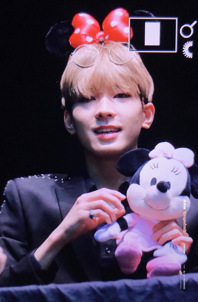 171215 김포공항 출국 
<a href="/pledis_17/">세븐틴(SEVENTEEN)</a> 
#WONWOO #원우 #세븐틴 #SEVENTEEN