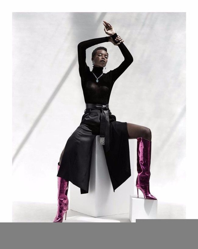 africafwl's tweet photo. Our forever #girlcrush @mariaborges for #MadameFigaro magazine. Shot by @LucianBor So lovely!
#madeinafrica #africaninside #angolanmodel #fashioneditorial #fineartphotography #naturalhair #mariamaria https://t.co/AZCwV2NoX8