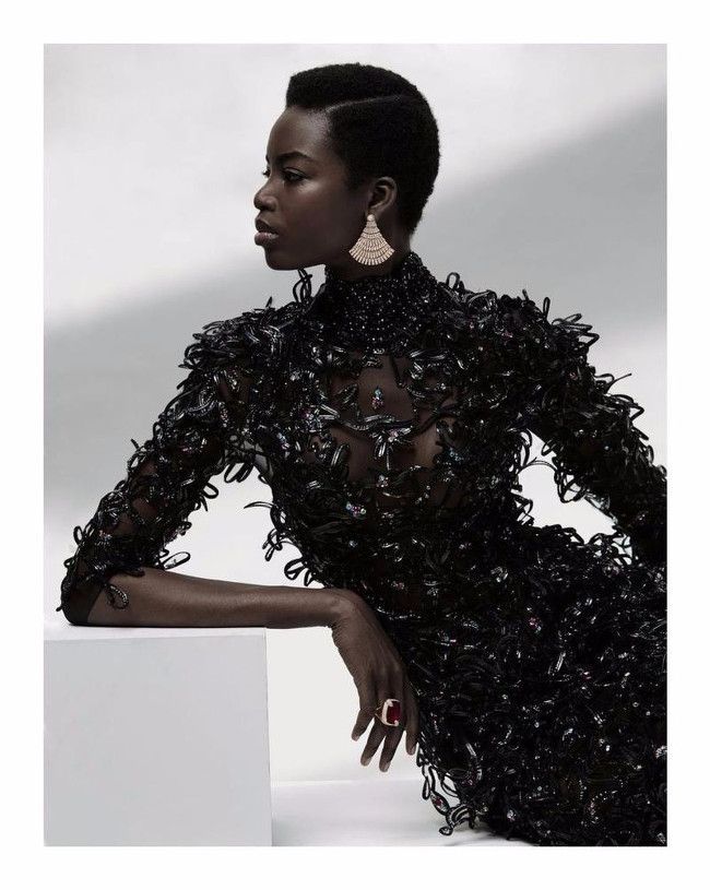 africafwl's tweet photo. Our forever #girlcrush @mariaborges for #MadameFigaro magazine. Shot by @LucianBor So lovely!
#madeinafrica #africaninside #angolanmodel #fashioneditorial #fineartphotography #naturalhair #mariamaria https://t.co/AZCwV2NoX8