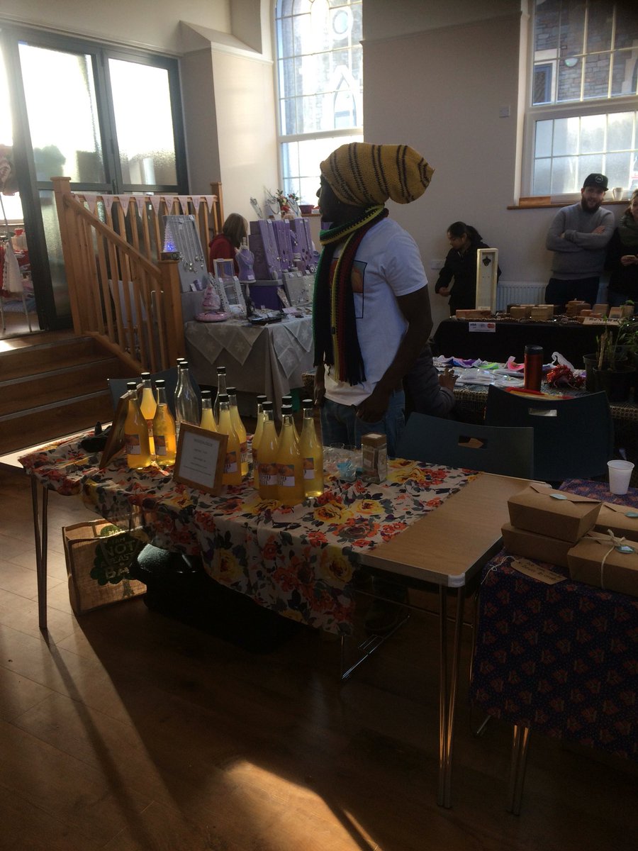 BBeesMarkets's tweet photo. Fantastic variety at today’s #bbees! Love new and familiar faces! #xmascheer #fishponds https://t.co/9Odqim4TC4