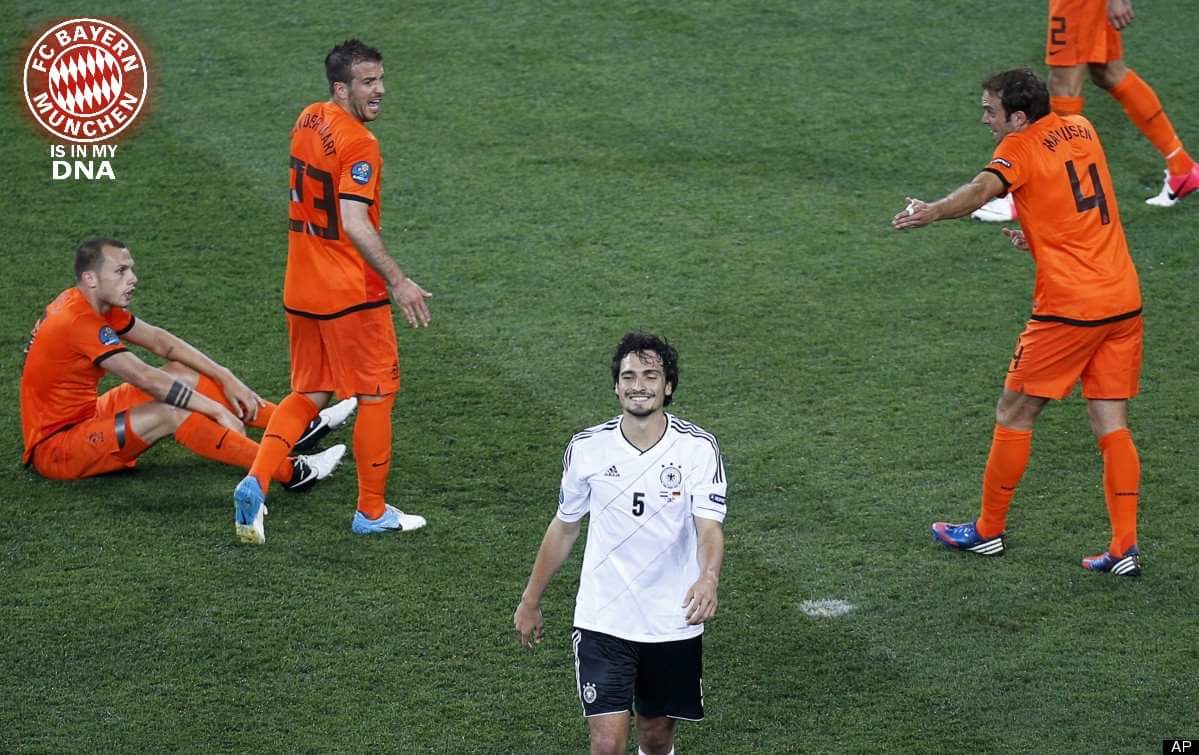 MOST SAVAGE PIC OF MATS HUMMELS 
Happy birthday 