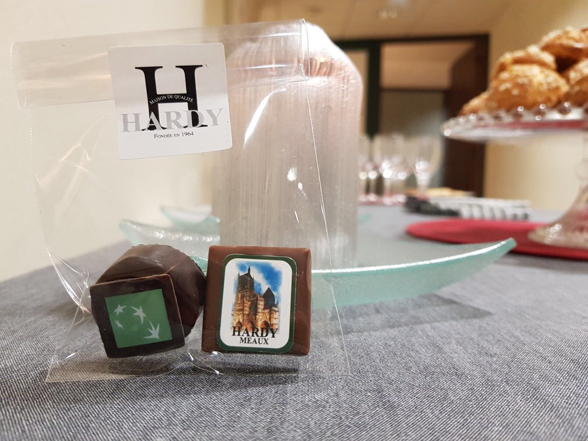 offroymaxime's tweet image. Un moment convivial autour d’un petit déjeuner avec nos clients Priority ce matin. Une équipe engagée au service de ses clients  @mabanque_bnpp #preferenceclient #meaux ☕️🥐