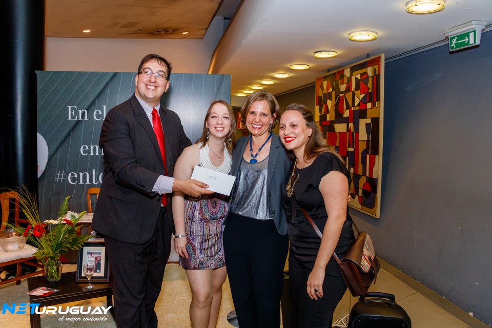 estudioSVET's tweet photo. Felicitaciones a Monica y a Valentina por ganar las 2 estadías en el maravilloso @awahotel en el Brindis de @estudioSVET
#awahotel #puntadeleste #puntateprende #lifebistro #wavespa #imarangatu #imarangatú #imarangatubyawa #uruguaynatural #uruguay #turismoenuruguay #entodoelpais https://t.co/J8XwR0zV4U