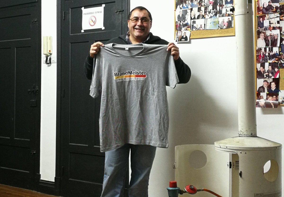 EB1TK's tweet photo. @ea1yo apoyando el #DMR en #EA2RCF @BrandMeisterEa @BrandMeisterDMR @ure_es https://t.co/oDgSUEsp7l