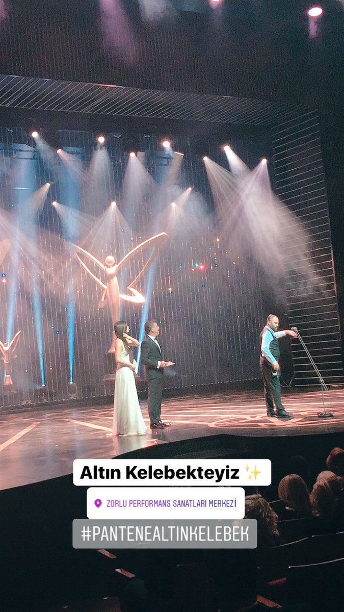 #AyçaAyşinTuran ve Cem Davran'ın sunduğu #PanteneAltınKelebek Ödül Töreninden 🌟.