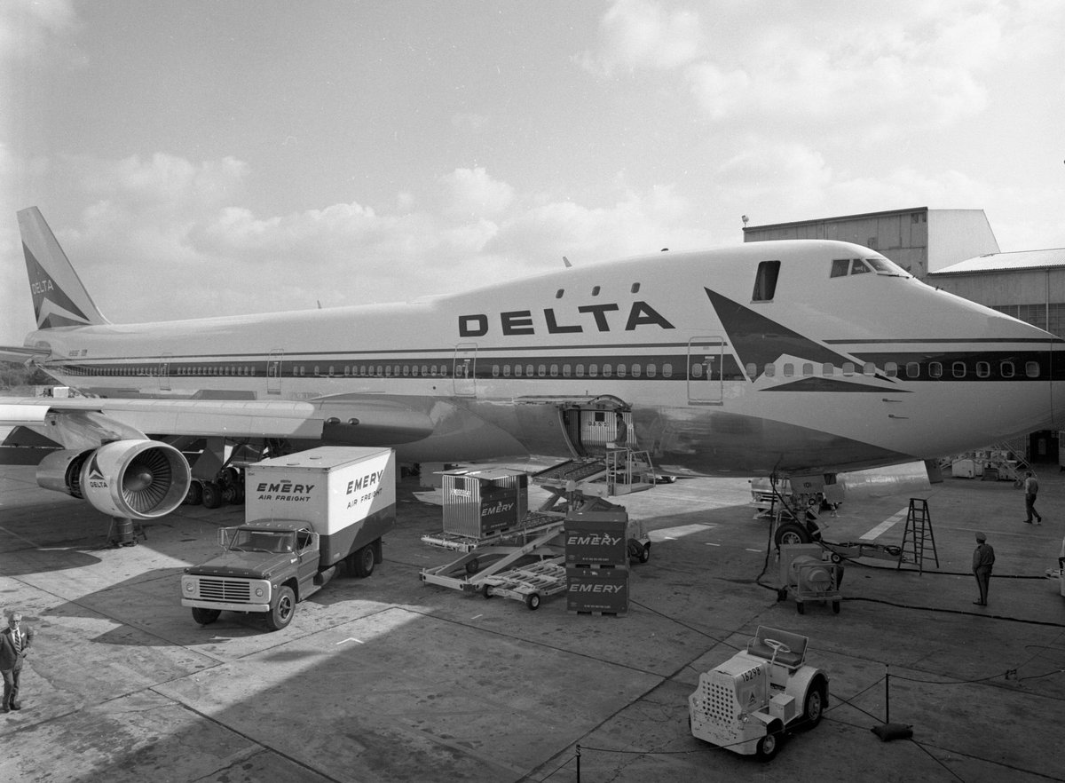 DeltaNewsHub's tweet photo. TIMELINE: Delta’s history with the #QueenoftheSkies 👑 ✈️ https://t.co/VksWOHcgkW https://t.co/ssFa4w1LmQ