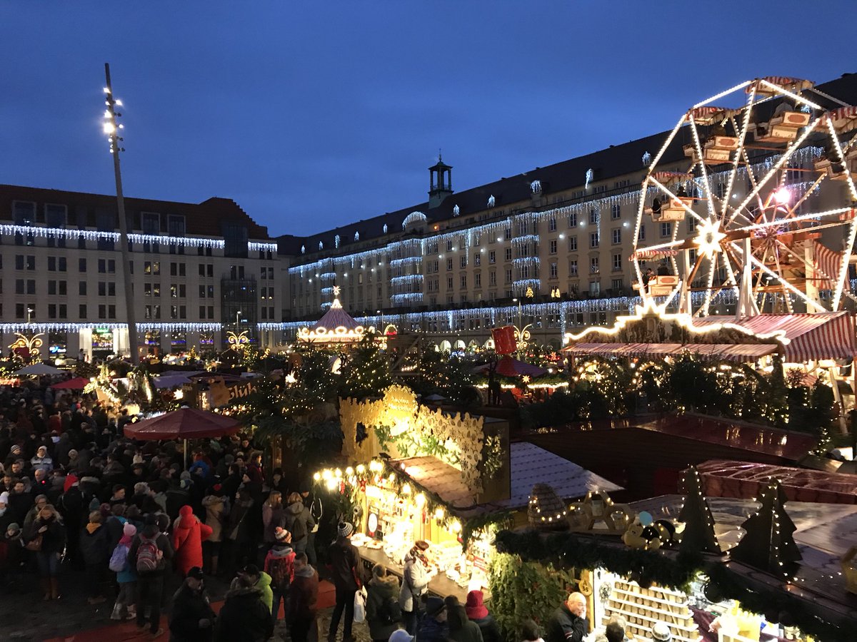 albertblog's tweet photo. #Dresden #Weihnachtsmarkt 🇩🇪🎄🎅🏻☃️ #itsdabomb 😆 https://t.co/IoHP8ZGI7c