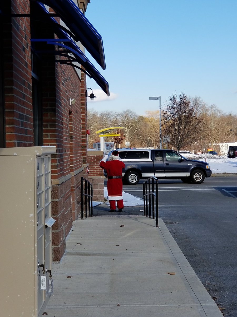 Santa has come to the town of Seabrook and is out trying to bring people in!! <a href="/DannyIsho/">Danny Isho</a> <a href="/sprintseabrook/">Sprint Seabrook</a> <a href="/ExpertsChoice/">UCR Sprint</a>