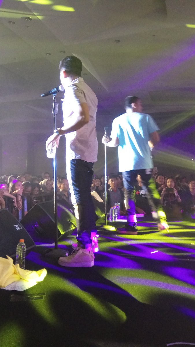 RRajanyaevent's tweet photo. Beruntung banget tadi ada penonton yang berkesempatan naik ke atas panggung bareng @RANforyourlife loh....   @RajanyaEvent #CRAMSISCOXII https://t.co/Nnz6iyj8f8