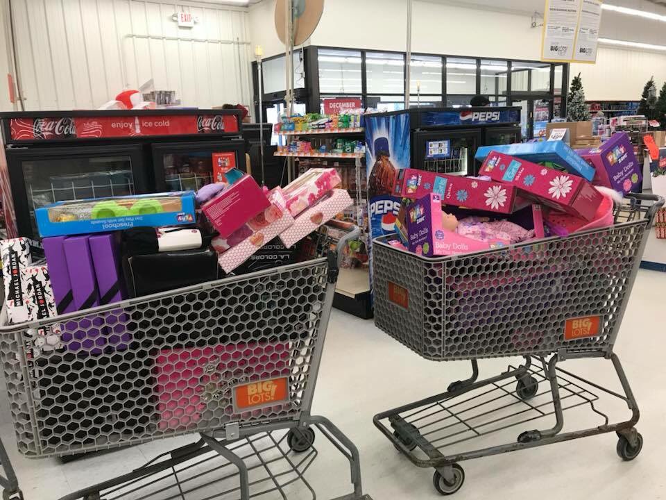 HollandHeating's tweet photo. Toys 4 Tots Genesee County Shopping! 🛒 🎄There’s going to be a lot of very happy little boys and girls #giveback #toysfortots #hollandheating https://t.co/0fo8VEci47