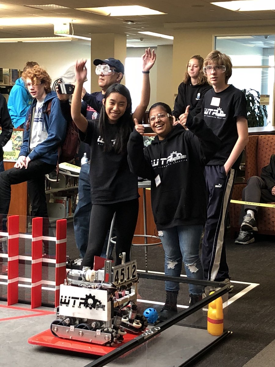 WTRobotics's tweet photo. Match 1: Wasn’t as successful as we hoped, but we have a bit of time to fix our intake and anything else.
#ftc2017 #4512 https://t.co/Ut782GFWPR