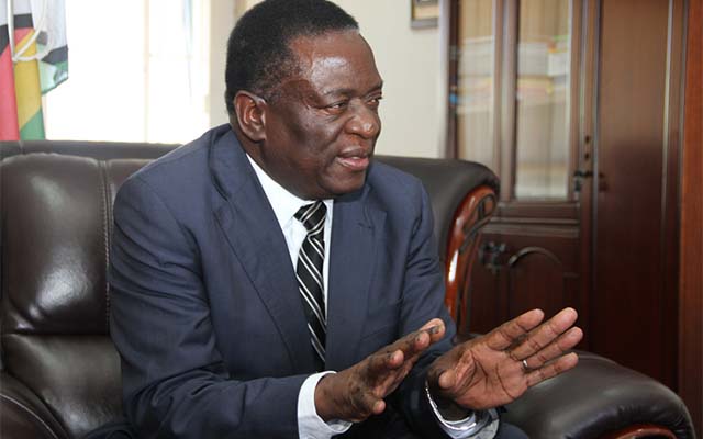 NehandaRadio's tweet photo. Mnangagwa promises free, fair elections - https://t.co/AMWNA8fXzQ https://t.co/ZmyVjNpd9X