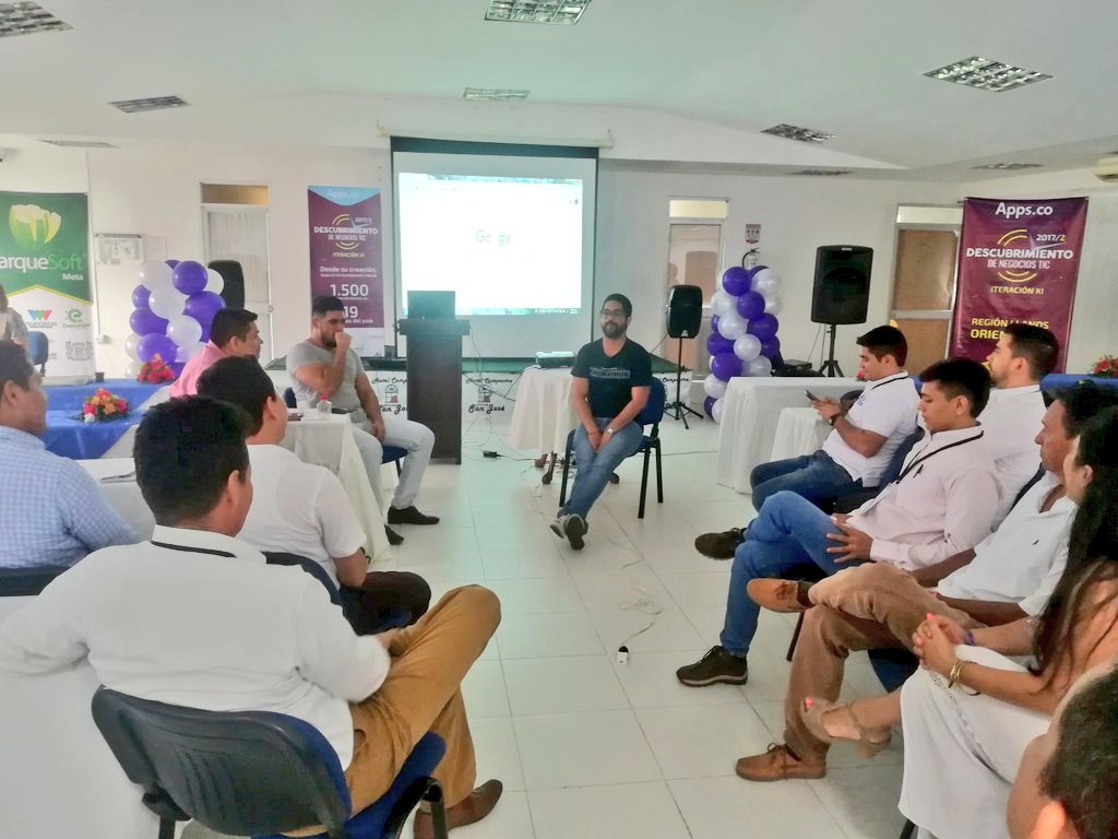 ParquesoftMet's tweet photo. A esta hora compartimos una charla amena con Rafael Socarras cofundador de @mensajerosurban una compañía #TeamStartUp en el #workshopsweekend #AppsCo https://t.co/Cyjq4hPN6m