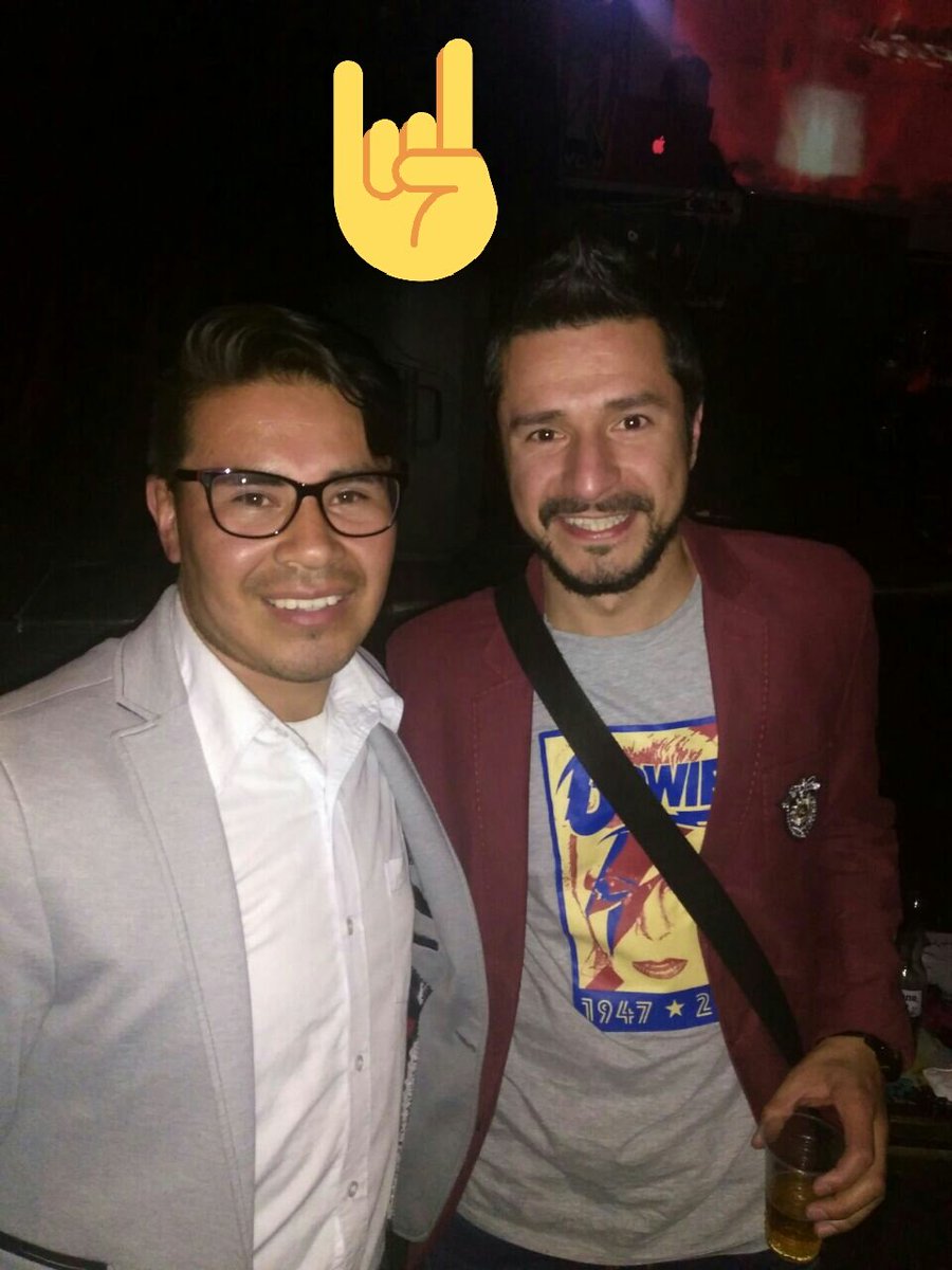 cesfer_green's tweet photo. Noche de #ParrandupComedy con la compañía de @GINNAMALDONADO y el stand up de @santorendon... Casi que no logro la foto https://t.co/yUEmzSqKO0
