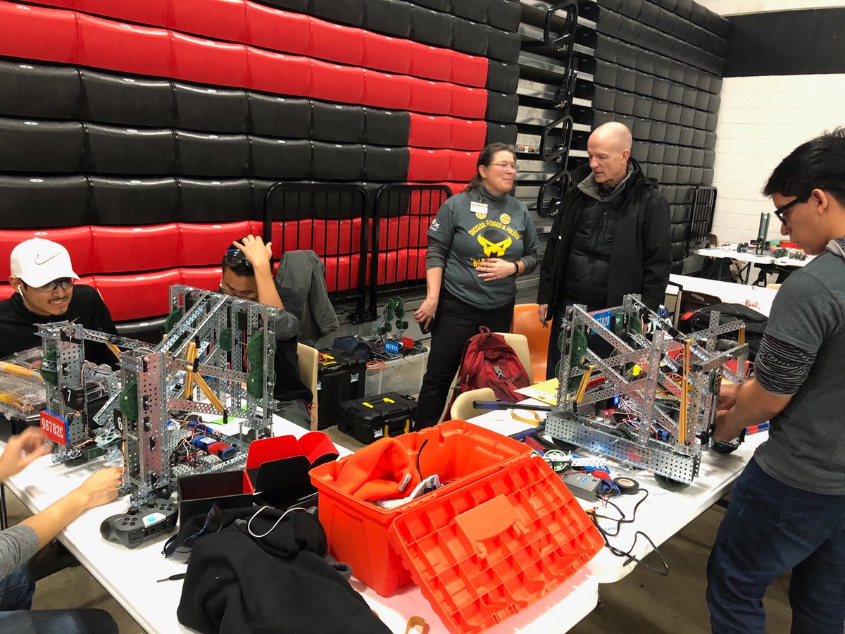 ODPHIRuben's tweet photo. Good job Mrs. Smith and Mr. Pries. Parkland Robotics doing well at the Hanks Vex competition. @YsletaISD @phsmats @PenelopeBankst2 @phsmatbotz https://t.co/AvuxG8fsIT