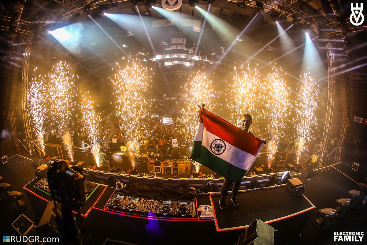 . <a href="/arminvanbuuren/">Armin van Buuren</a> closing Day 1 with a BANG! THANK YOU MUMBAI. See you tomorrow #ComioEVC2017.  Photo credits - <a href="/Rudgrcom/">Rudgr.com 🦋</a> for <a href="/rvr16agency/">rvr16 Agency</a>