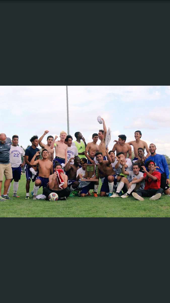 Thehollykid's tweet photo. I will miss @317caligang , the closest I’ve ever been with a team ever. This was real family , we built this team from straight dirt and that’s facts. We brought this school something they haven’t had in a while and hope the under class men carry it on for us https://t.co/zbA0kYEw5z