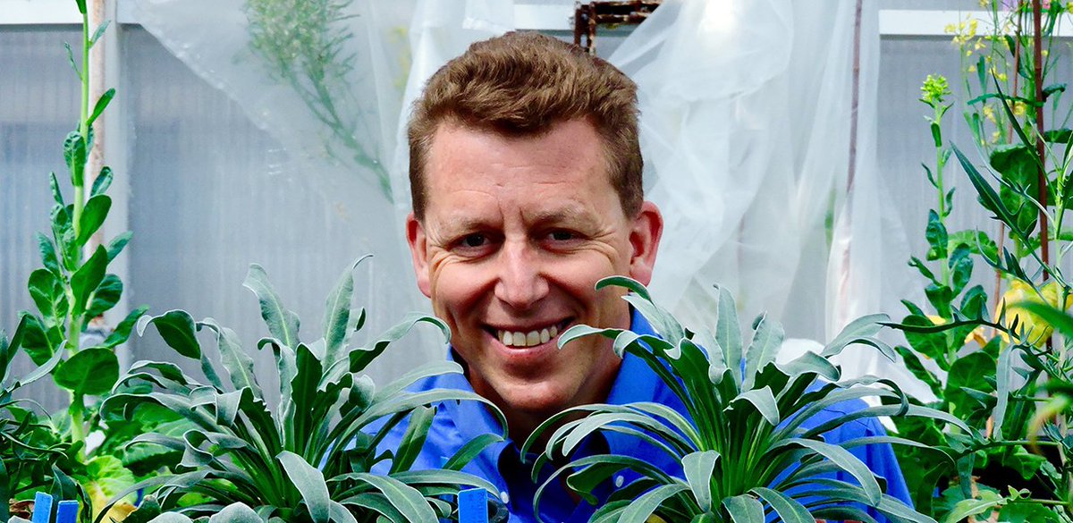 jgi's tweet photo. βJGI has phenomenal scientists and staff who are part of our dream team.β Meet JGI User and #JGI2017 speaker @JChrisPires @Mizzou https://t.co/bo6fqhNYoT https://t.co/25mT0qHxEo