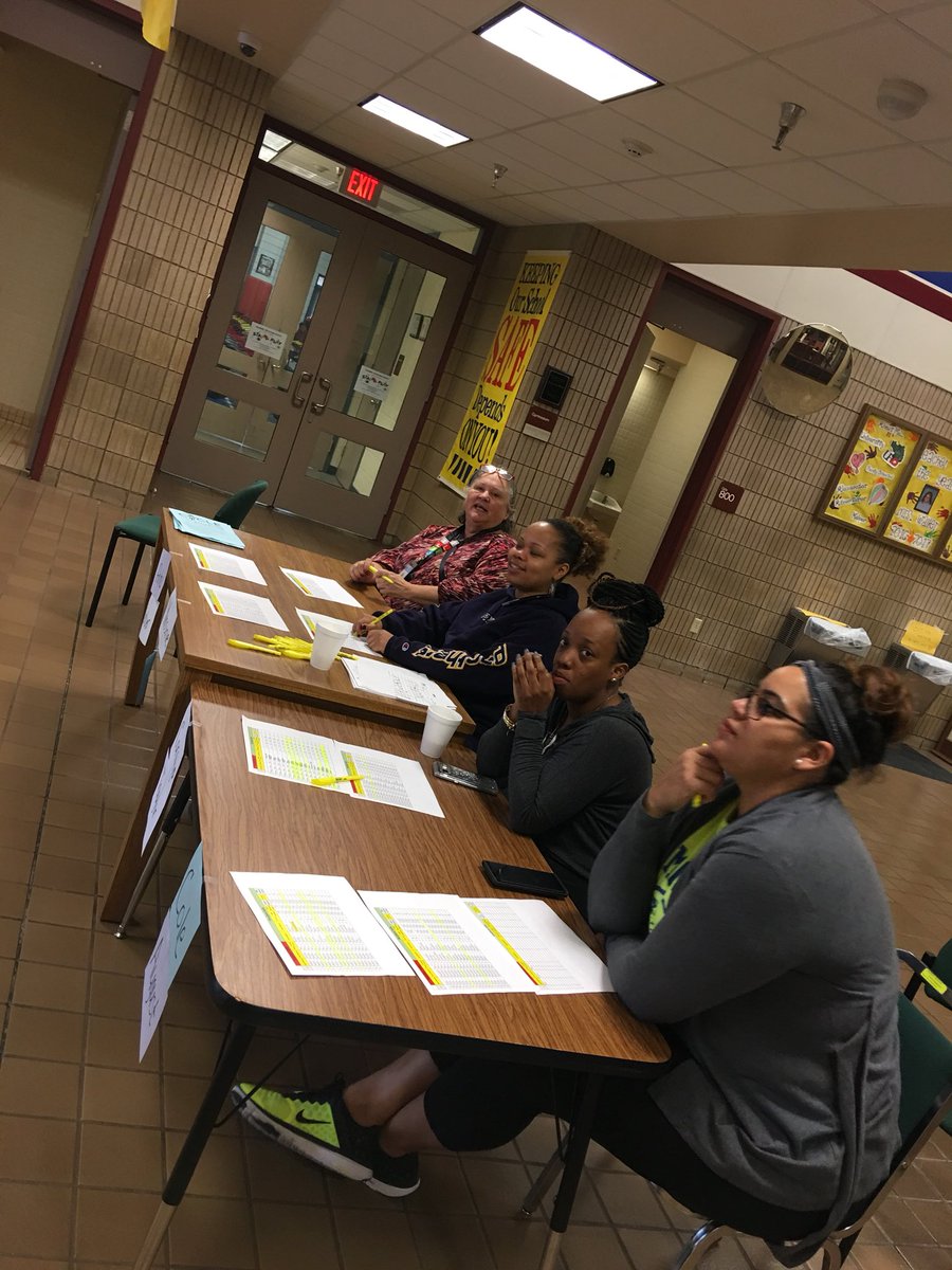 MsColeClassroom's tweet photo. Staff volunteers helping give back the students! .....and you get a bike and you get a bike....@Alexander_AISD @AliefISD #readinggoalsmet #rewardsofhardwork https://t.co/IdwNApIWRf