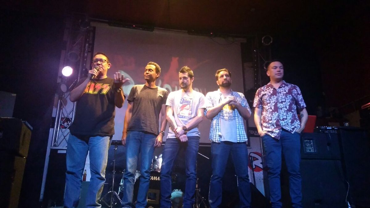 cesfer_green's tweet photo. El cartel del #ParrandupComedy me hizo la noche... Gracias sres @juankiss67 @maxmilfort @santorendon @TatoCepeda @elPeloparado por las risas y el rock and roll https://t.co/Mobfo8RoLn