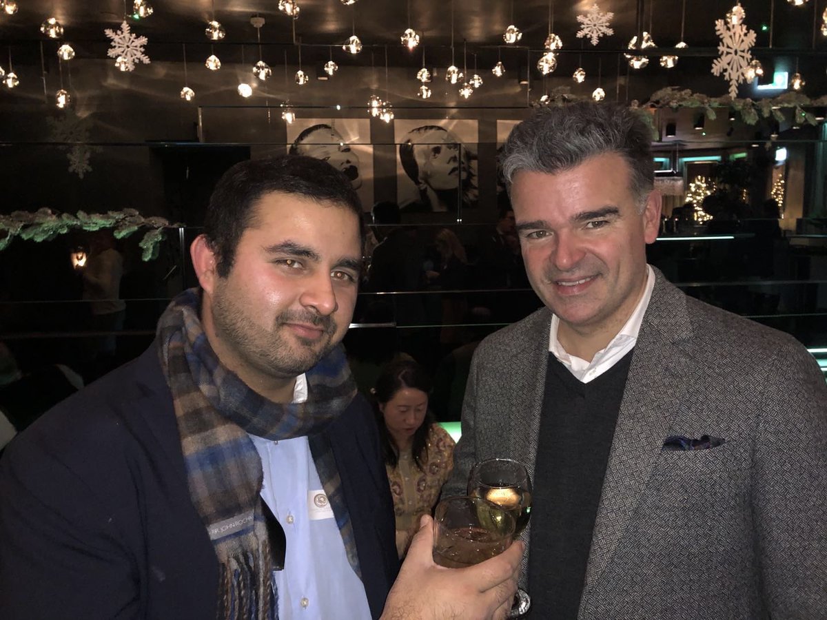 IDPAM15's tweet photo. Fantastic Networking event and Xmas’ drinks with over 30 people attended! Very great night and thanks everyone for coming 🥂 #xmas #drinks #london #ImperialDragon https://t.co/ZlWHDiJ8uc