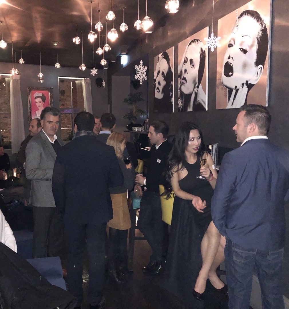 IDPAM15's tweet photo. Fantastic Networking event and Xmas’ drinks with over 30 people attended! Very great night and thanks everyone for coming 🥂 #xmas #drinks #london #ImperialDragon https://t.co/ZlWHDiJ8uc