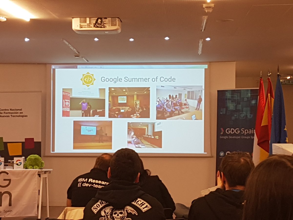 borjiso's tweet photo. @ritsi ves algo raro en esta foto? #devfest17 #devfest17GDGLaRioja https://t.co/PLphe5zEOV