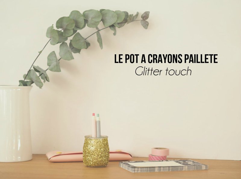 DIY - Sortez vos paillettes et repimpez vos pots à yaourts la laitiere #diy #fetes #paillettes rosalieandco.canalblog.com/archives/2016/…