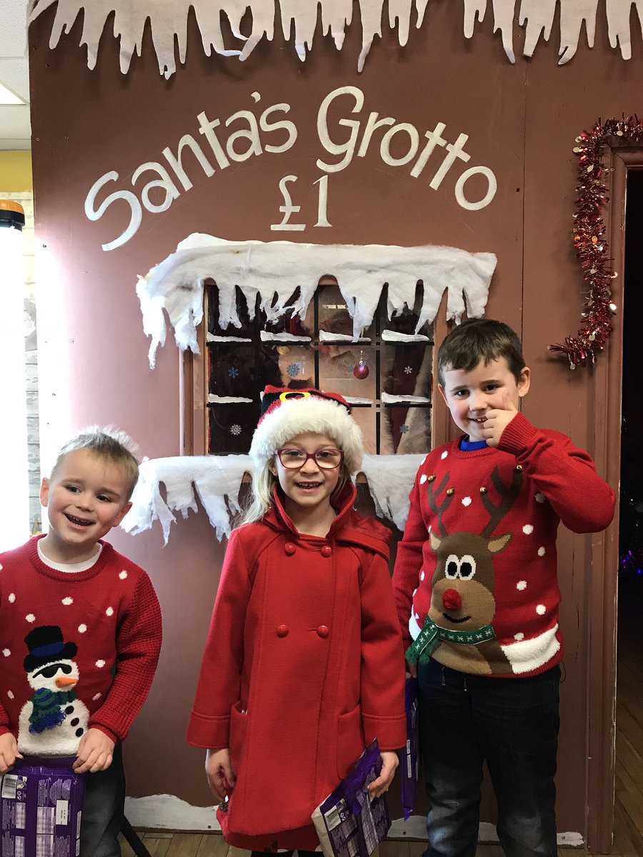 Father Christmas has flown in to see our Ice Rink and Christmas Markets - pop down this afternoon and see the festive activities that we’ve got going on ⛸🎄🎅🏻 #LocalConversations #Holyhead #Anglesey