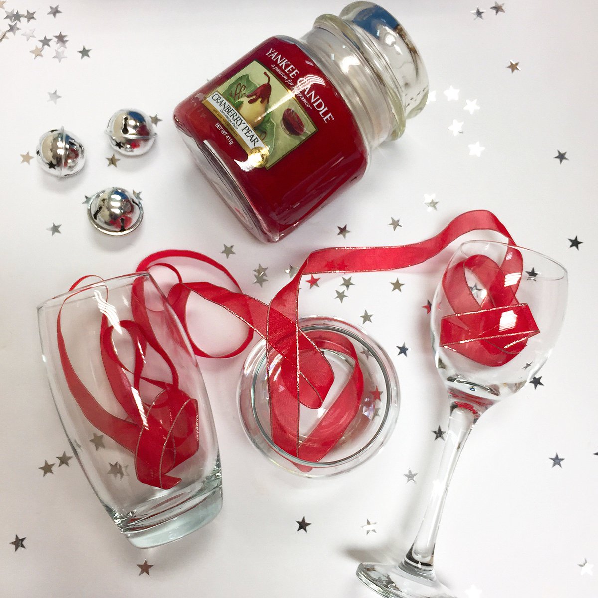 FishergateSC's tweet photo. โจDay 17!! #23daysofChristmas #giveaway A set of 12 @Ravenhead_UK glasses & a gorgeous festive smelling @yankeecandleuk ! Make sure you have enough glasses for all your festive visitors over Christmas!โจ FOLLOW, RT & COMMENT! Ends 10am 18/12/17 #winchristmas #competition #prize https://t.co/HcRFQL0FKl