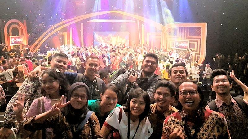 Disgiovery's tweet photo. Simak daftar pemenang Anugerah Pesona Indonesia 2017 &amp; video singkat malam penghargaan. Check out ada laksamana mengamok! https://t.co/WlFTm7uxoE 
#APIawards2017 @ayo_jalan2 https://t.co/RlnStX57Oz