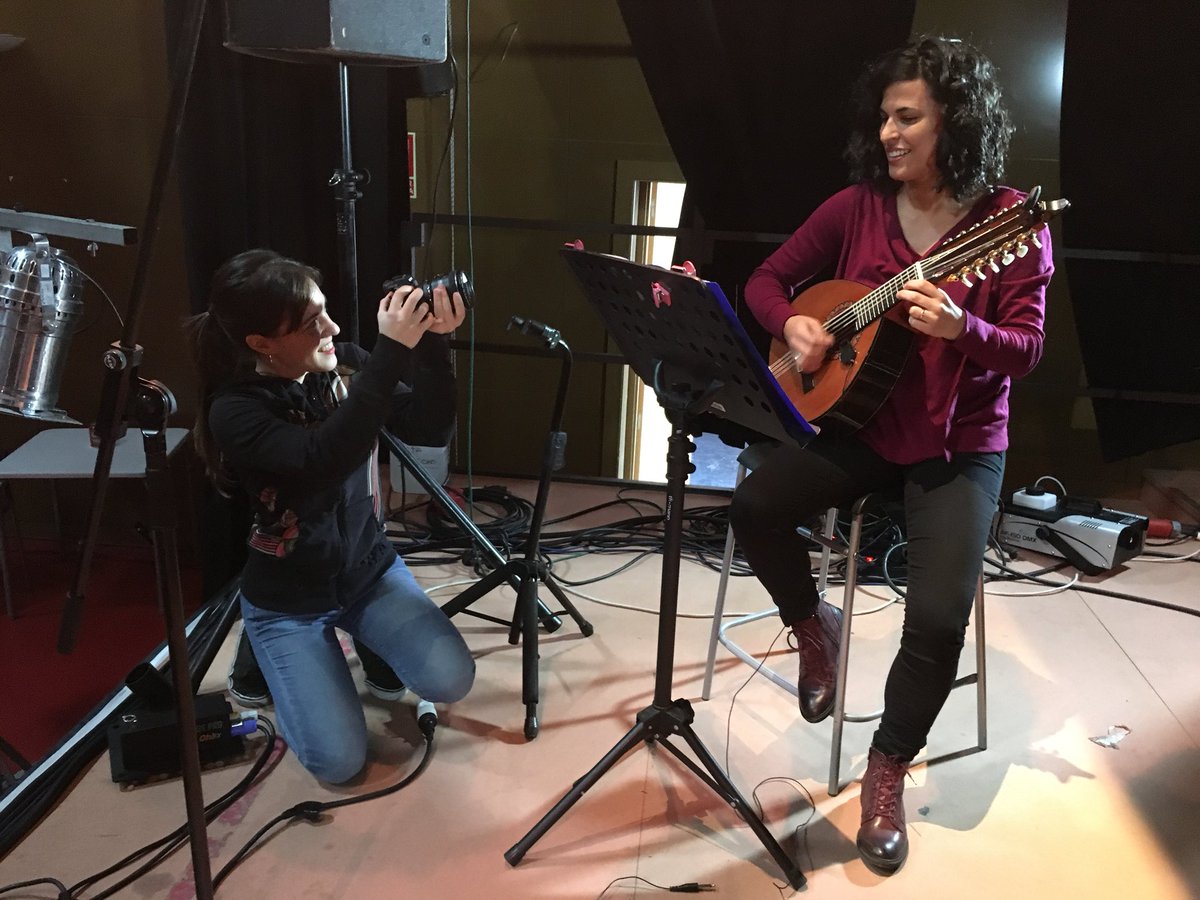 Hoy estamos en #Segovia realizando el videoclip del grupo de #folk #ATraqueBarraque ganadores de la última edición del #SarmientoFolkRock de #LaSeca #Valladolid