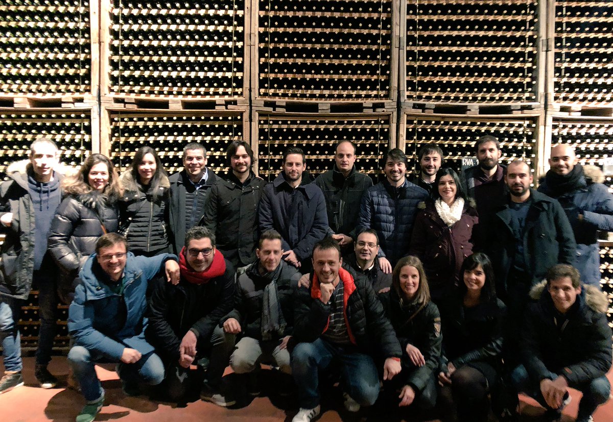 JIG_igurria's tweet photo. Comida de Navidad @jig_es y @GetAppSpain Este año disfrutamos en @bodegascorral Gracias a Sara por su hospitalidad. Somos un e-qui-pa-zo https://t.co/MbaGzNfJOy