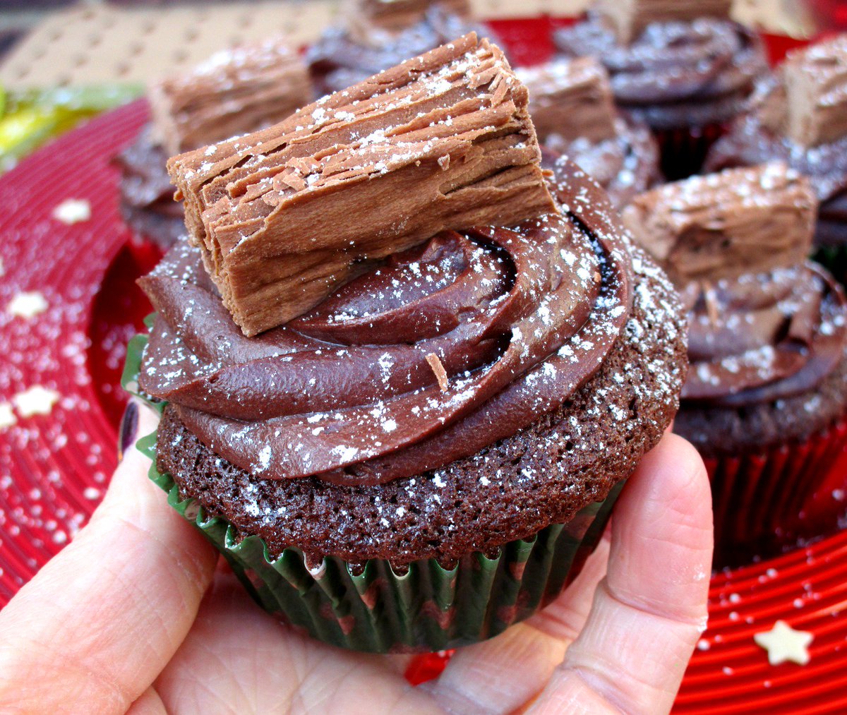 NEW POST! It's My Yule Log Cupcake Recipe #bbloggers #lbloggers #fdbloggers <a href="/BBlogRT/">BBlog RT</a> <a href="/LovingBlogs/">Loving Blogs</a> @FemaleBloggerRT <a href="/BloggersLifee/">Bloggers Life</a> ow.ly/wfGF30hgtP7