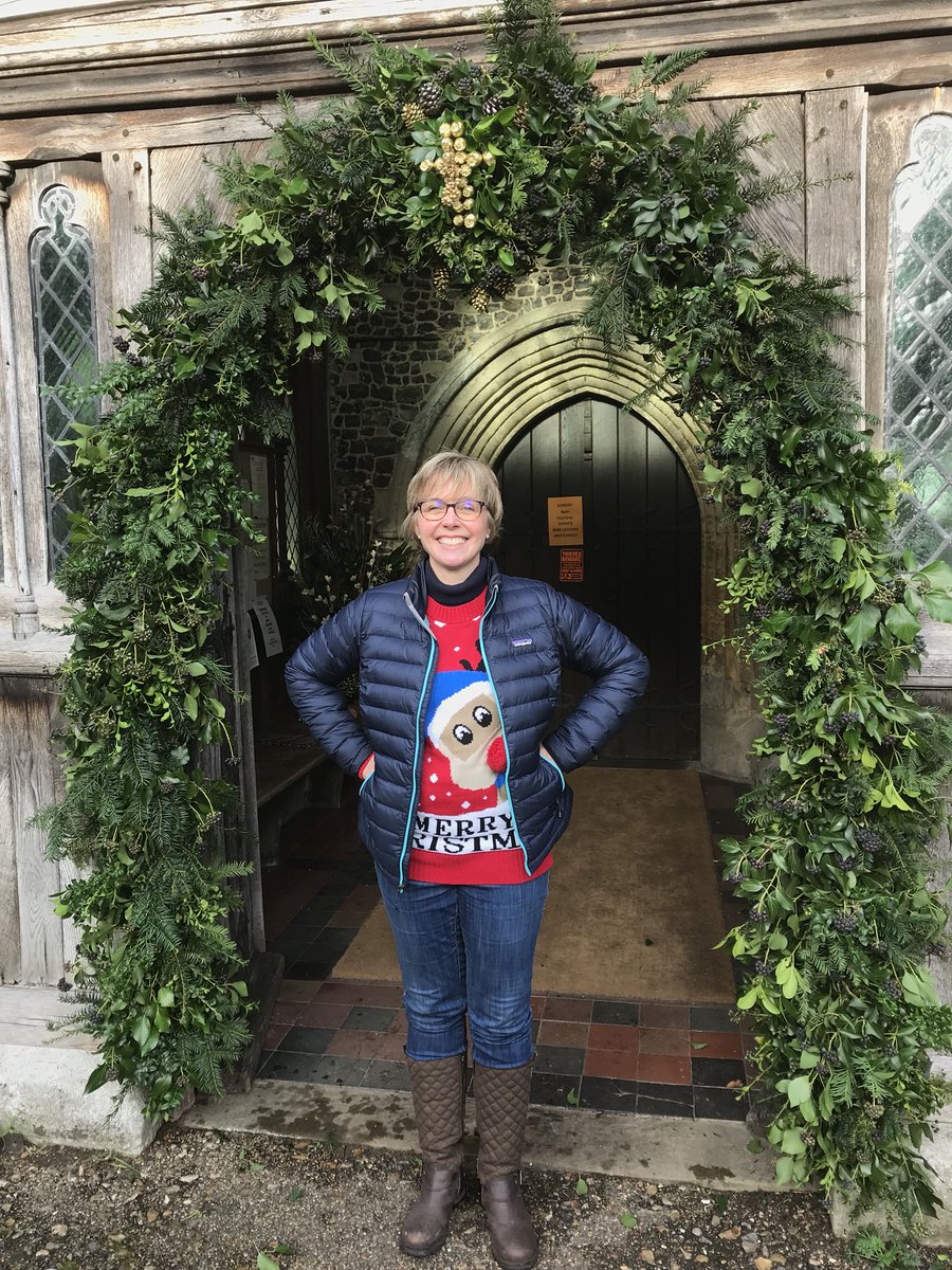 StagandHuntsman's tweet photo. Back in Hambleden for the Church swag and then lunch at a rejuvenated Stag. Lovely to to have it back as a proper village pub https://t.co/zmijqpO33B