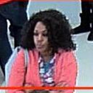 Help the <a href="/DedhamPD/">Dedham Police Dept</a> ID/locate this suspect involved in an ID Theft case. Please use the attached link for additional information or to report a tip! massmostwanted.org/case/caseId-19…