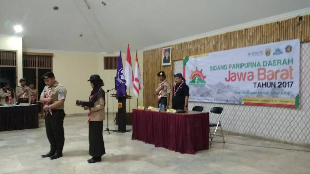 dkd_jawabarat's tweet photo. Upacara Pembukaan SIDPARDA JAWA BARAT TAHUN 2017 yang dibuka langsung oleh ketua harian kwarda jabar Kang Baim Setiawan, tema kali ini "Maju berinovasi, menuju jabar kahiji". Yang dihadiri oleh ketua dkc dan wakil dkc se-jabar https://t.co/VBTWdimtGf