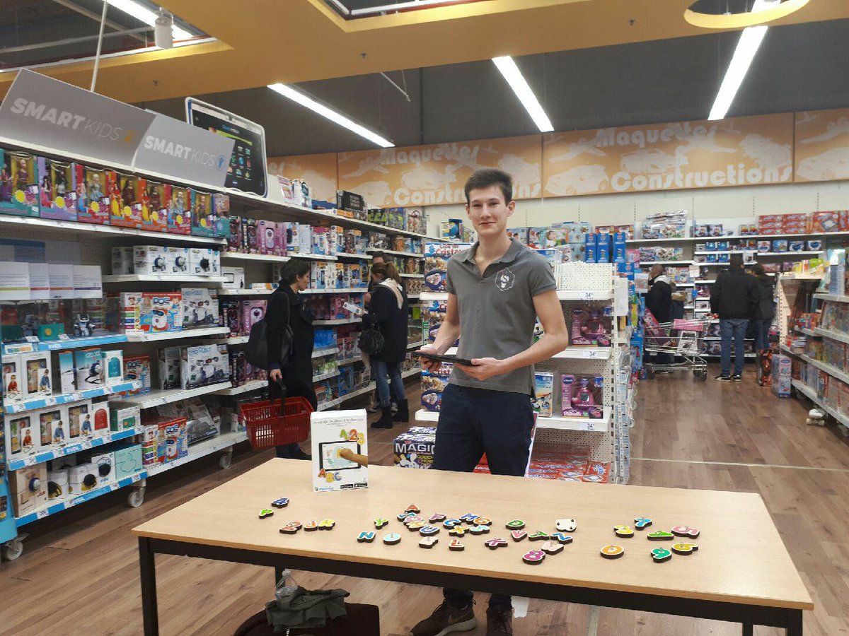 barainnovations's tweet photo. Aujourd'hui uniquement jusqu'à 18h dans @LesMagsPicwic de #Lomme et #Villeneuvedascq découvrez l'#innovation française parfaite pour que vos petits lutins apprennent à lire et à écrire (dans toutes les langues): @marbotic ! #FrenchTech https://t.co/avoHgcHKMo