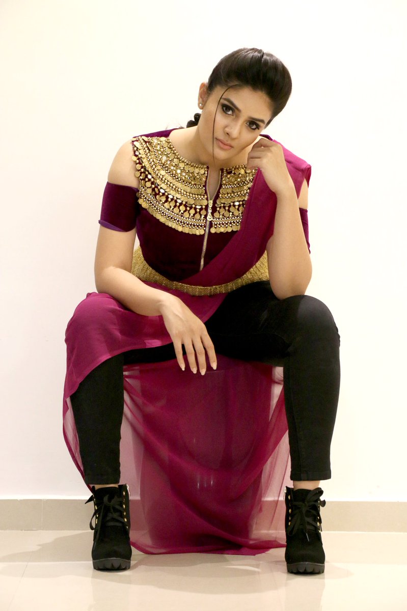 MukhiSree's tweet photo. In this new avatars! ☺️ https://t.co/gT7Q1XIvvA