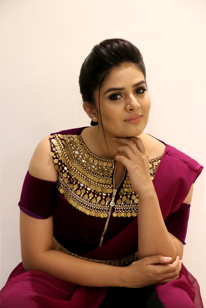 MukhiSree's tweet photo. Few more 😄 https://t.co/bwwNOM11N0