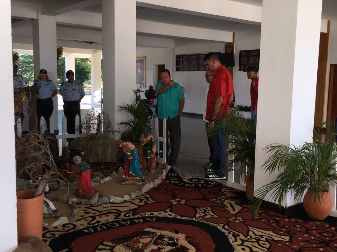 RMarcoTorres's tweet photo. #16Dic hacemos un recorrido por las instalaciones del comando central de @POLICIA_ARAGUA #EnVenezuelaGanaElDiálogo https://t.co/koz7JaIqZl