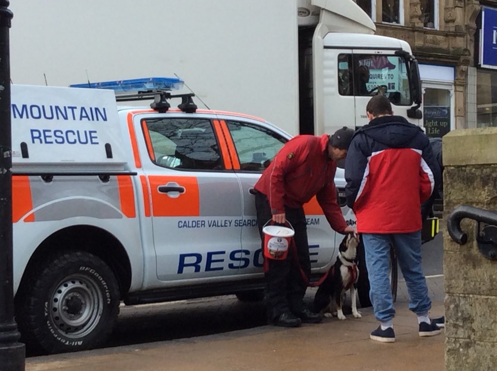 Bilberrypower's tweet photo. @CalderValleySRT in #Keighley & #Halifax with buckets today, say hi to them & the dogs #volunteers #friendly #mountainrescue #woolshops https://t.co/XvN3OxOSx8