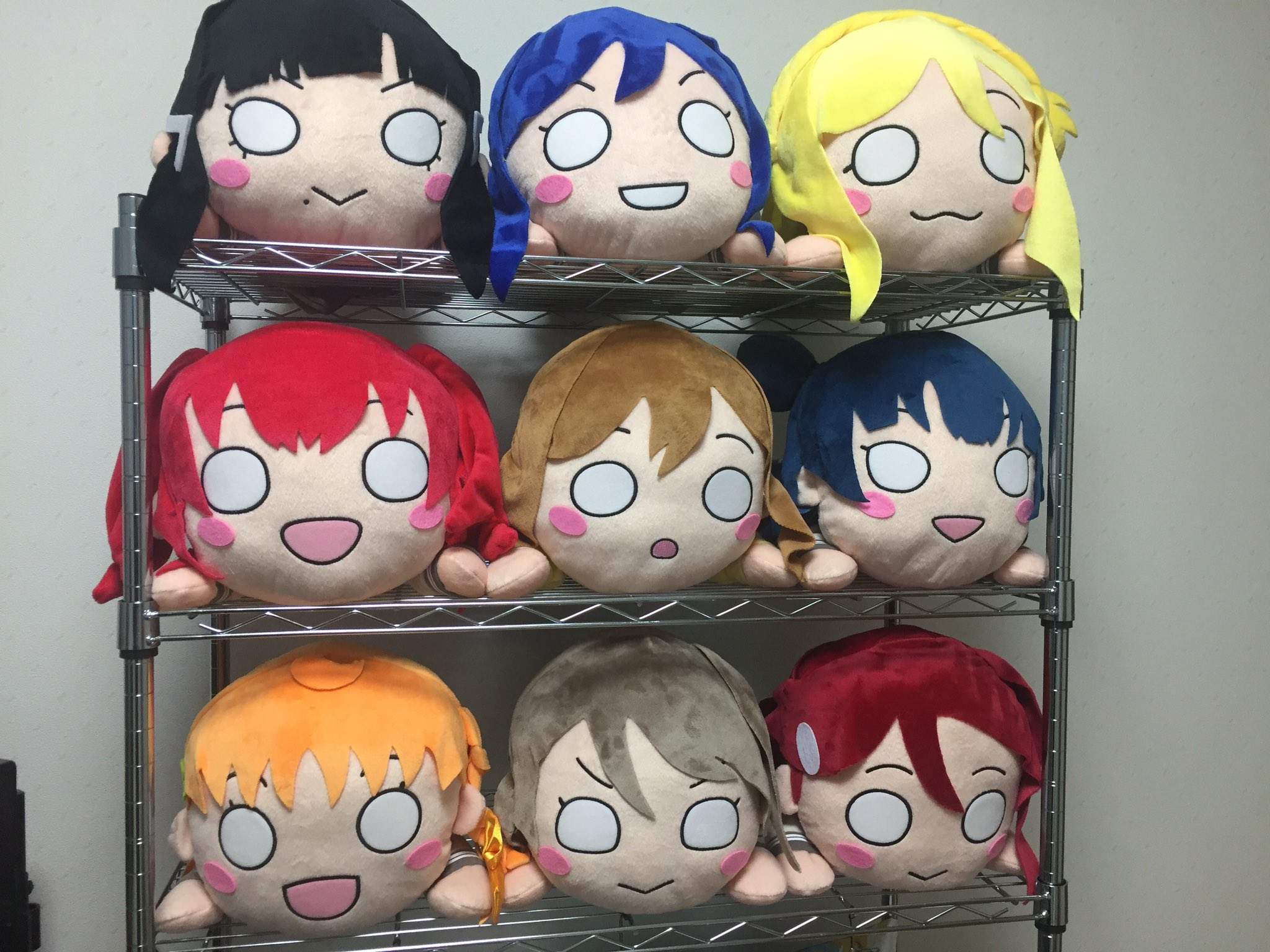 寝そべりぬいぐるみ Aqours メガジャンボ 冬制服 9人セット チキンさん on X: 