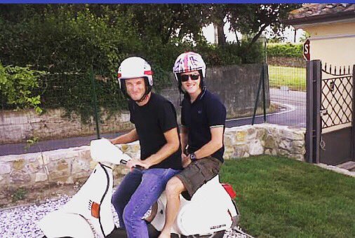 GeraintThomas86's tweet photo. Day 8 of #Gs12daysofthrowback Easy๐Like, share and comment the year for your chance to win a signed jersey #12daysofchristmas #cyclingphotos https://t.co/6emCcF9IOC