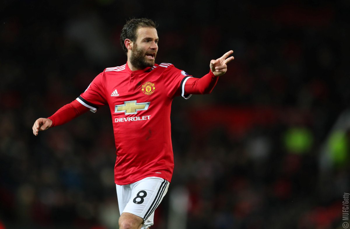 ManUtd's tweet photo. 🎄 Christmas - it's the most wonderful time of the year for fans, says @JuanMata8... 

➡ https://t.co/X2NnCLnf4T https://t.co/dToFPBKozz