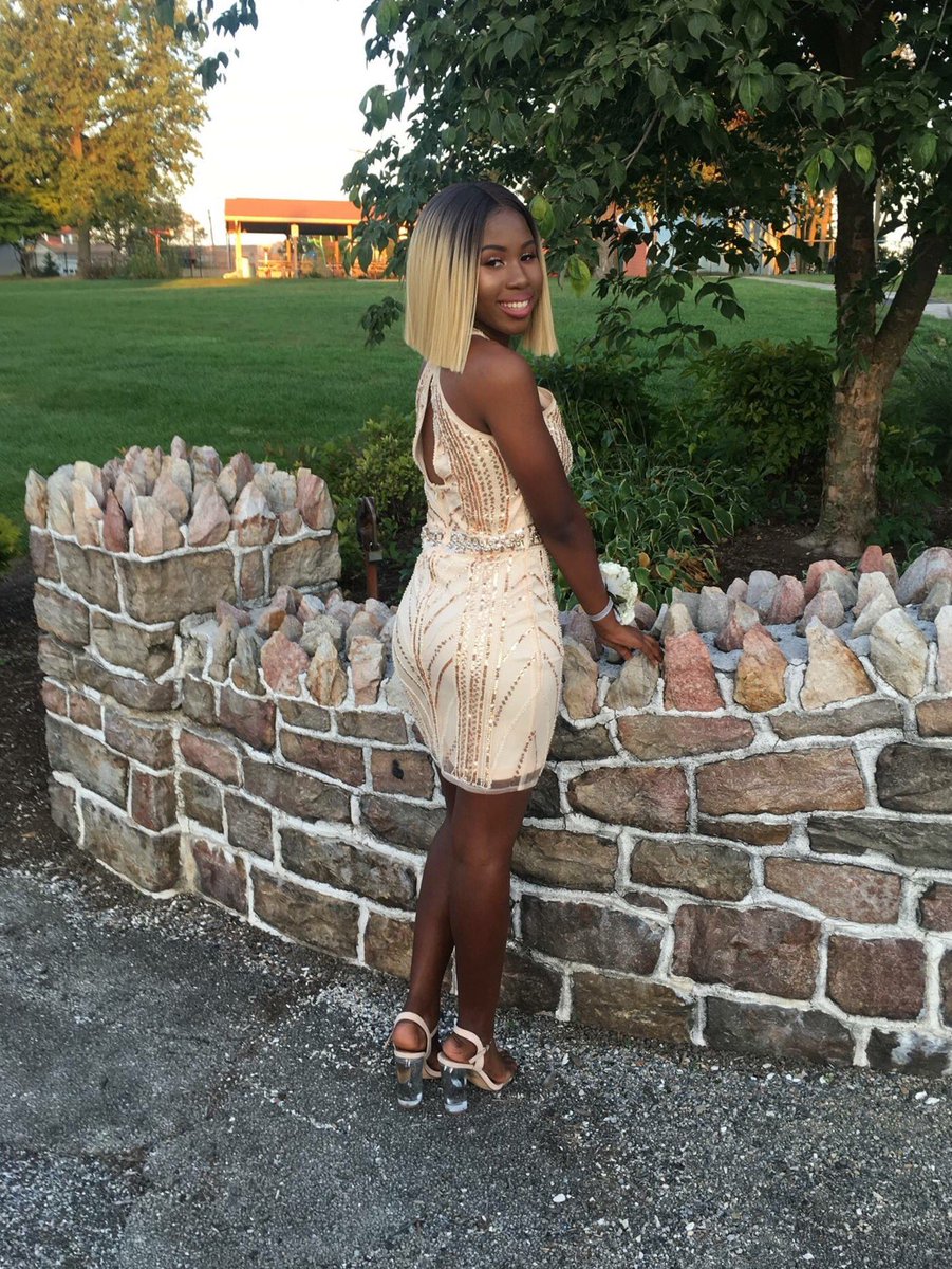 lovelyty_'s tweet photo. Tb to homecoming ๐ #Hoco2K17 #Homecoming2017 https://t.co/OO3IGwrewV