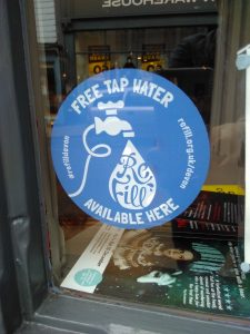 teigntrees's tweet photo. We've just heard about @DevonCC #RefillDevon scheme. Simple concept - Reduce the number of plastic bottles being thrown away by inviting people to re-fill their water bottles with tap water for free. What a fab idea. https://t.co/tTfRmduktG #teigntrees #dontletdevongotowaste https://t.co/HR9Knwo4IR
